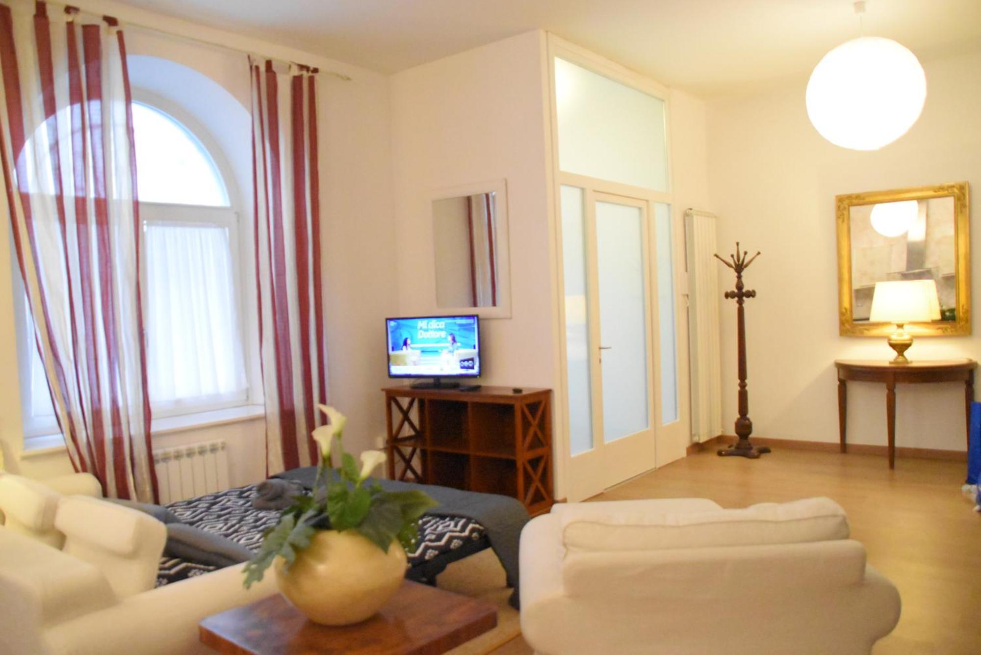 Loft With Private Parking Apartman Trieszt Kültér fotó